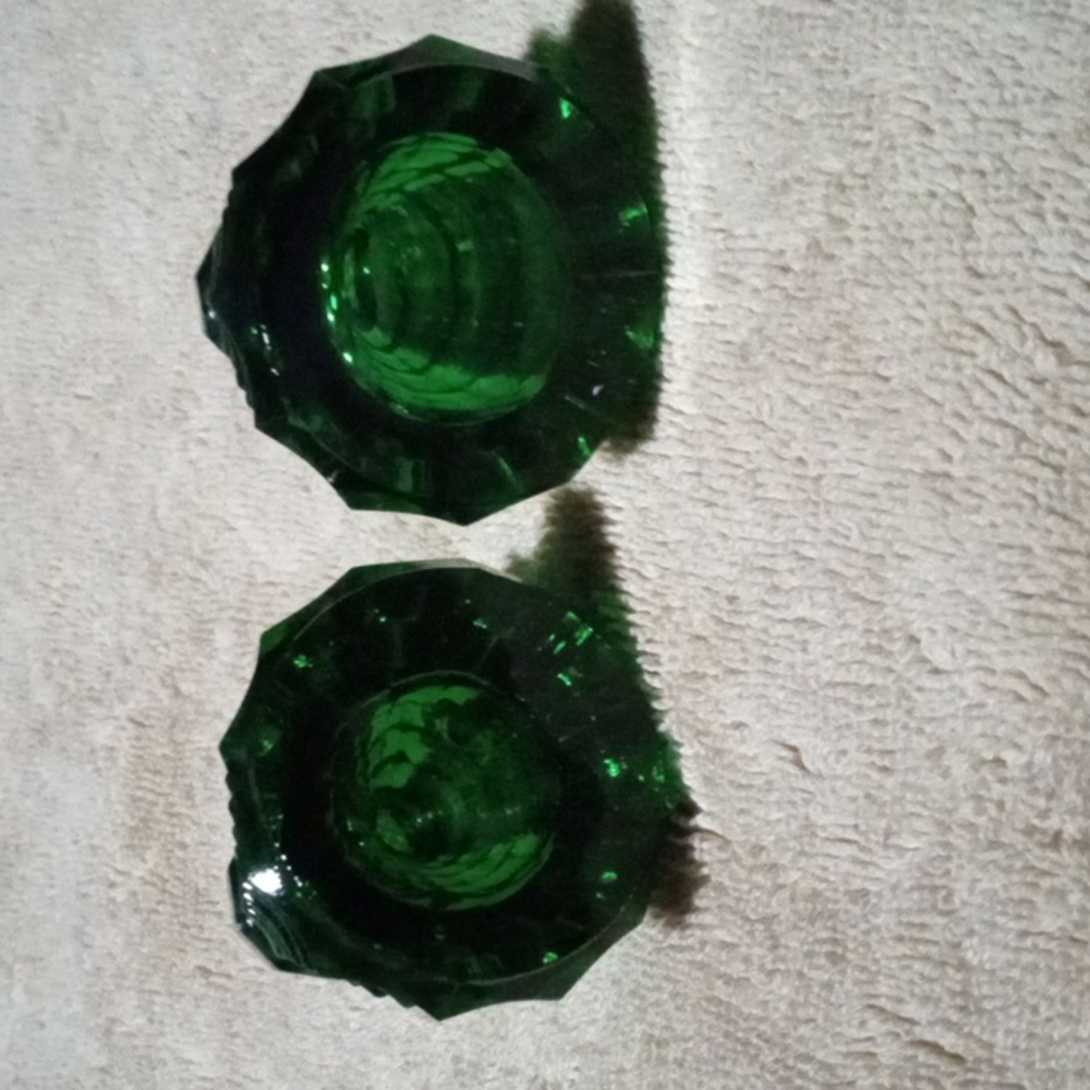 Green Glass Christmas Tree Shakers - Picture 4 of 8